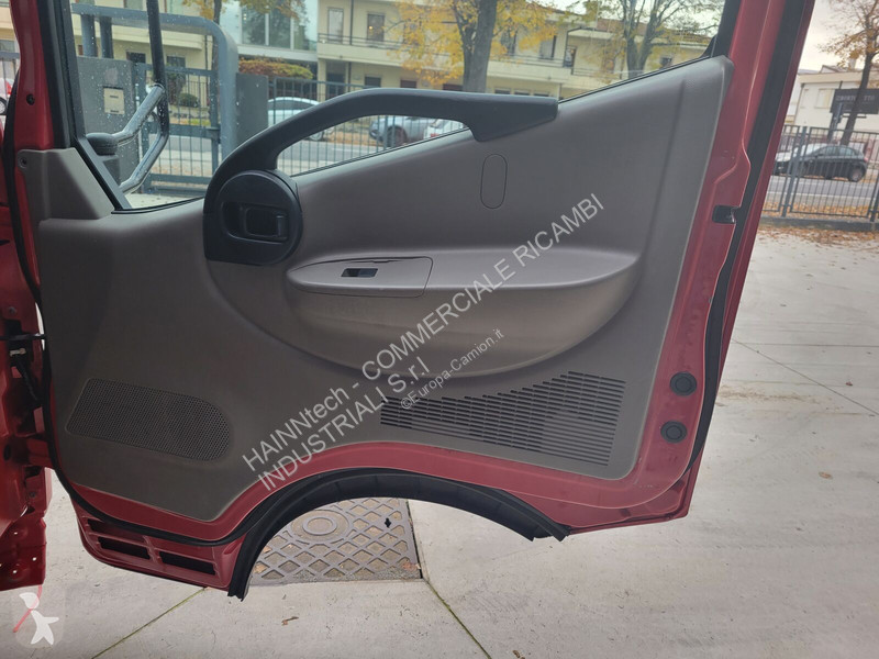 قطع غيار الآليات الثقيلة Nissan CABSTAR 2007 ->