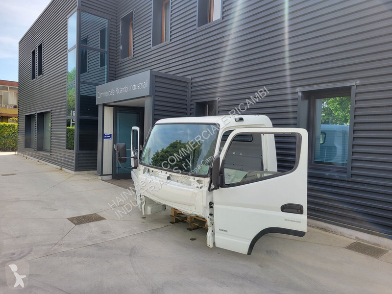 قطع غيار الآليات الثقيلة Mitsubishi Fuso CANTER...