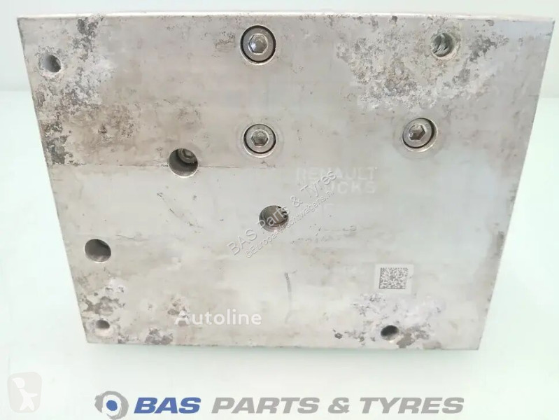 قطع غيار الآليات الثقيلة Renault AdBlue pump