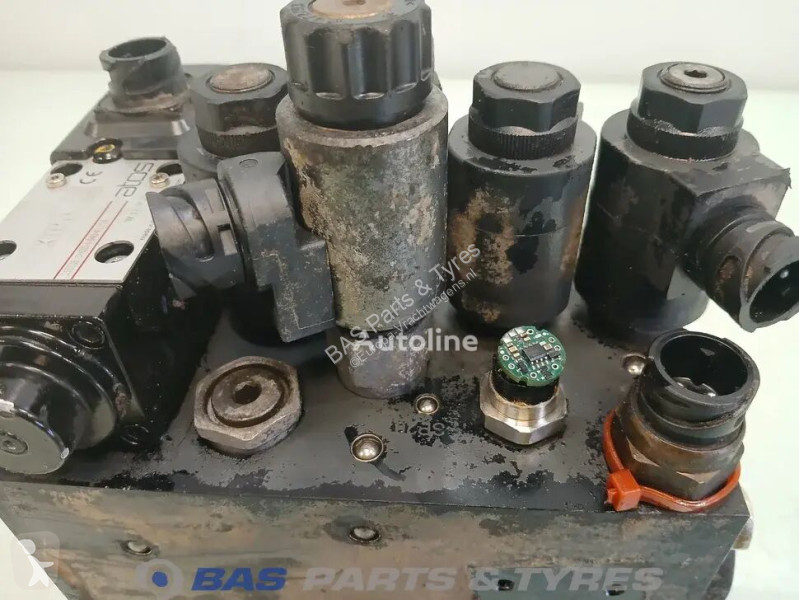 قطع غيار الآليات الثقيلة TRW Control valve DAF