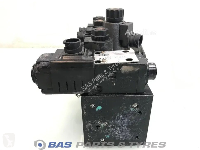 قطع غيار الآليات الثقيلة TRW Control valve DAF