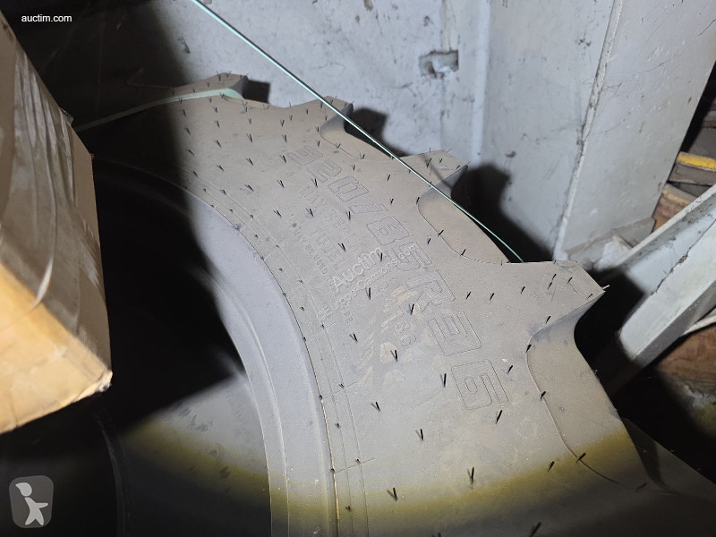 Reservedele til lastbil  220/85r36
