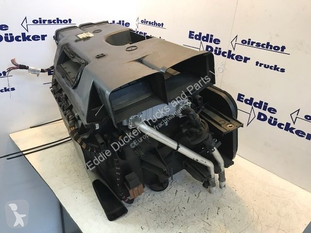 Pièces poids lourds Mercedes A 9438300160...