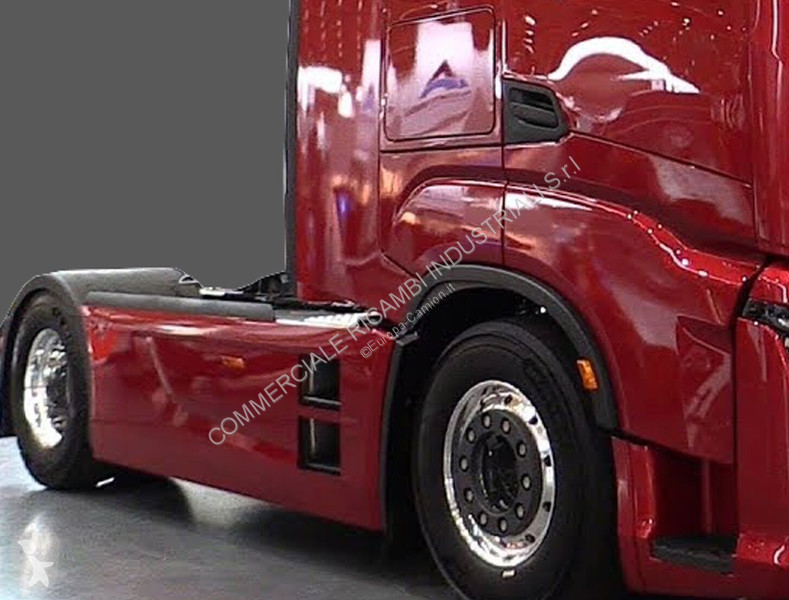 قطع غيار الآليات الثقيلة Iveco EURO 6 - ADBlue...