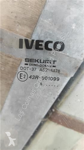Vrachtwagenonderdelen Iveco Vitre latérale pour...