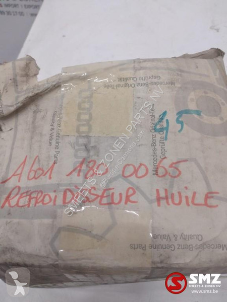 Pièces poids lourds Mercedes Oliekoeler...