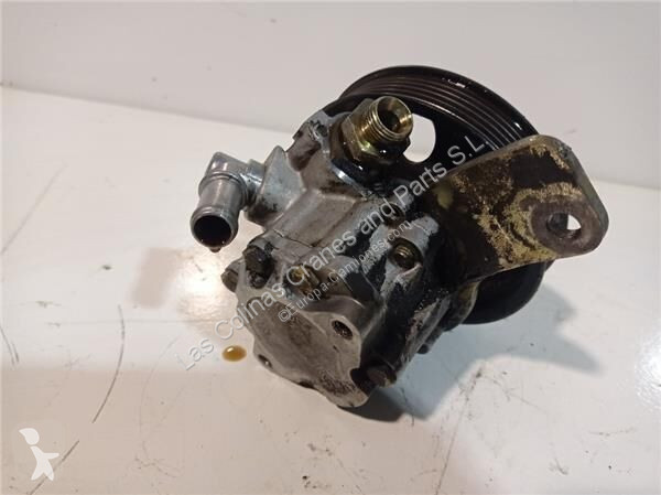 Pièces poids lourds Nissan Pompe hydraulique...