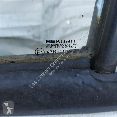 Náhradní díly pro kamiony Nissan Porte pour...