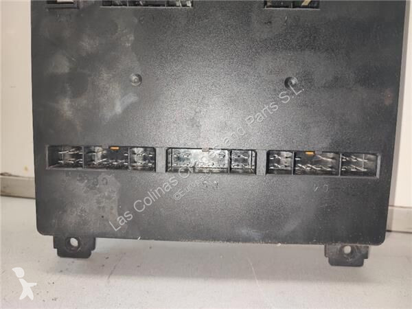 Pièces poids lourds Nissan Boîte à fusibles...