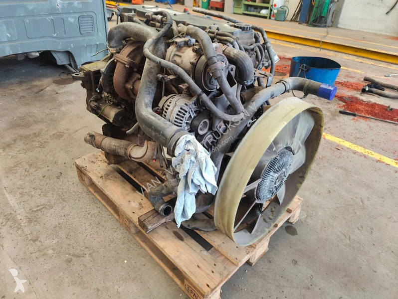 Vrachtwagenonderdelen Iveco F4AE0681*D (210HP...