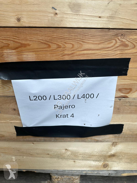 قطع غيار الآليات الثقيلة Mitsubishi Fuso,...
