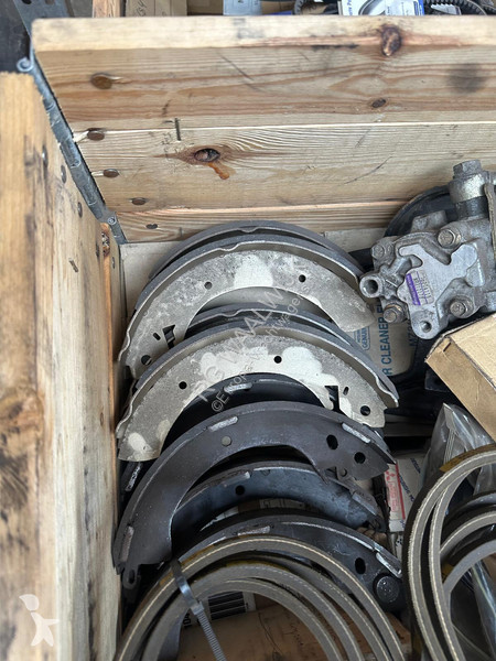 قطع غيار الآليات الثقيلة Mitsubishi Fuso,...