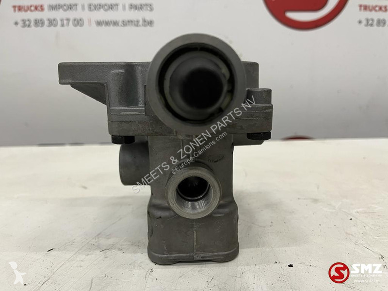 قطع غيار الآليات الثقيلة Wabco Brake valve -...
