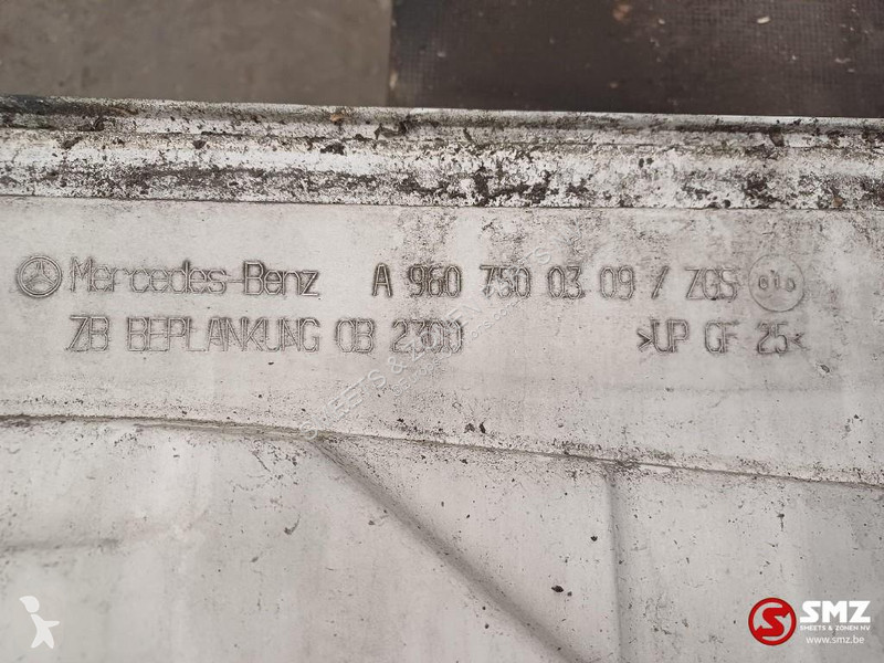 Náhradní díly pro kamiony Mercedes Occ grille...