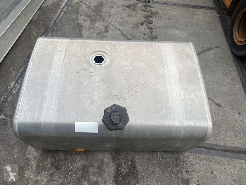 Vrachtwagenonderdelen  460 liter brandstof tank