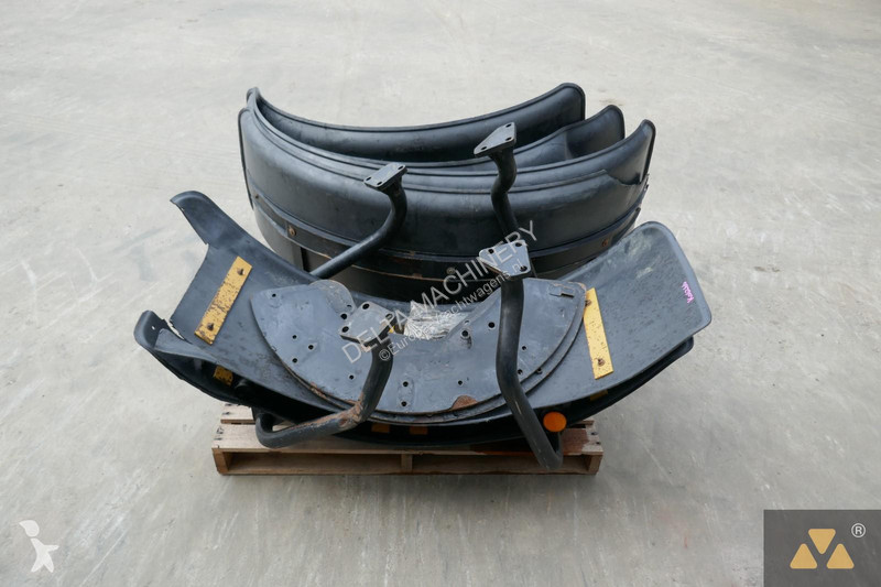 Náhradní díly pro kamiony Caterpillar Fender set