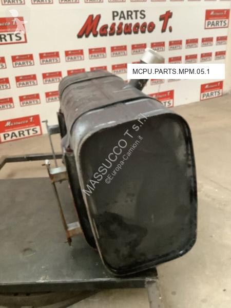 Reservdelar lastbilar  Réservoir de carburant...