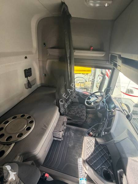 قطع غيار الآليات الثقيلة Scania CR 20 H complet