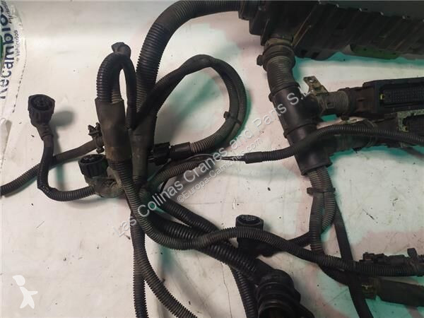 قطع غيار الآليات الثقيلة Volvo Câble pour...