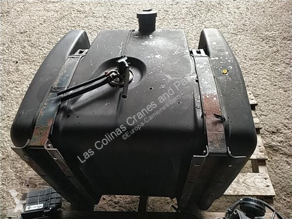 قطع غيار الآليات الثقيلة Nissan Réservoir de...