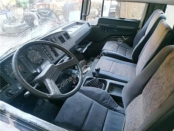 قطع غيار الآليات الثقيلة Nissan Cabine pour...
