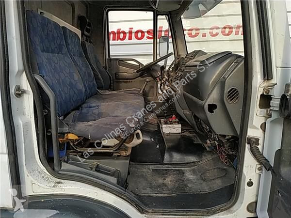 قطع غيار الآليات الثقيلة Iveco Cabine 504092147...