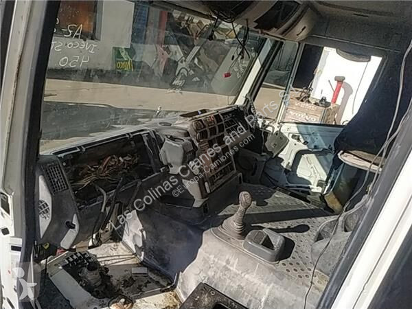 قطع غيار الآليات الثقيلة Iveco Cabine 504287244...