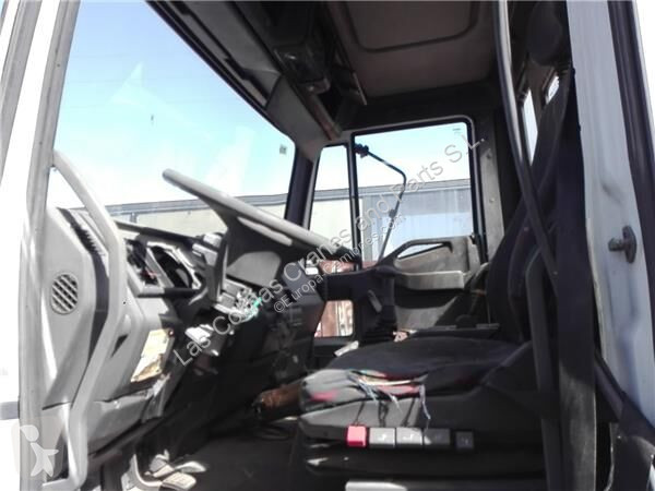 قطع غيار الآليات الثقيلة Iveco Cabine 98451808...