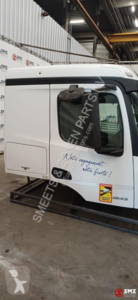 قطع غيار الآليات الثقيلة Mercedes Occ cabine...