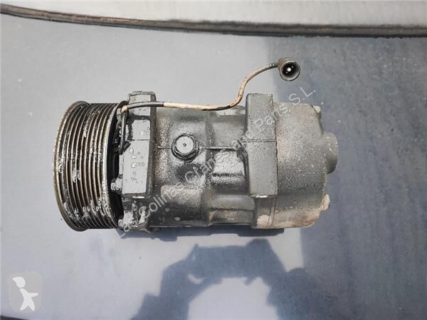 Pezzi di ricambio per mezzi pesanti Renault...