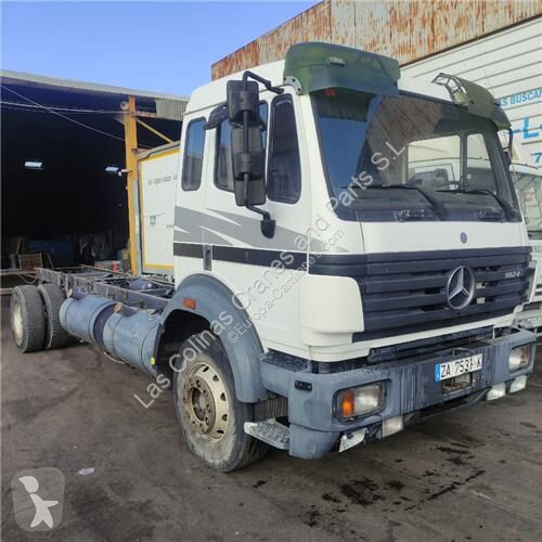 قطع غيار الآليات الثقيلة Mercedes Phare 0 301...