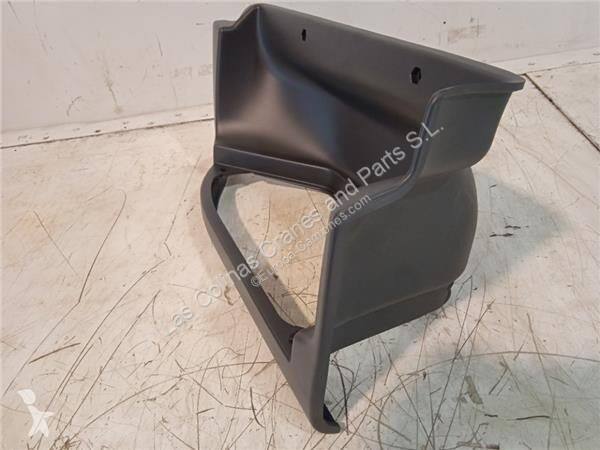 قطع غيار الآليات الثقيلة  Marchepied 5010 353...