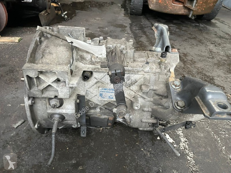 قطع غيار الآليات الثقيلة DAF A 6732604300 ZF...