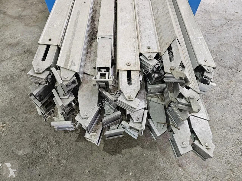 قطع غيار الآليات الثقيلة Schmitz Cargobull...