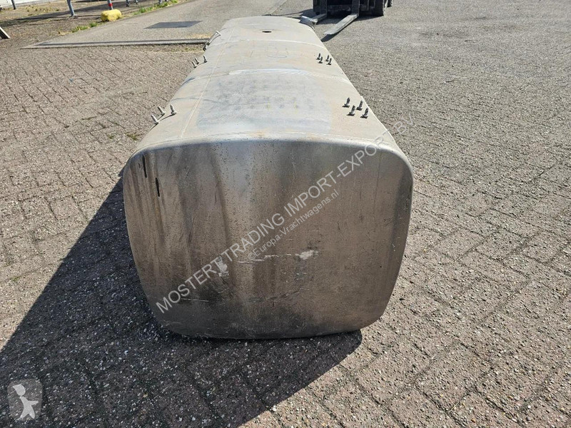 Náhradní díly stavba DAF Dieseltank DAF XF106...