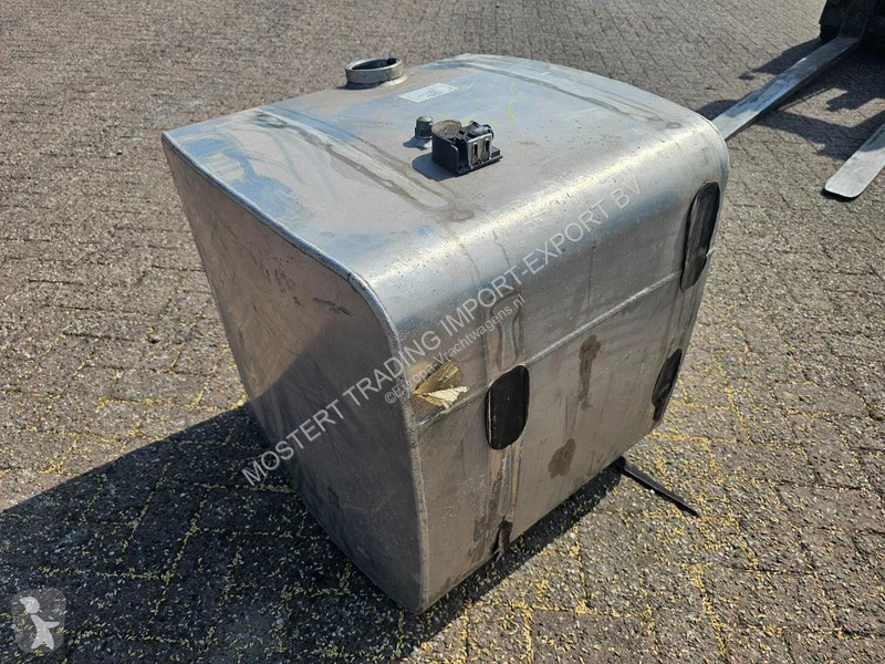 قطع غيار الآليات الثقيلة  Mercedes Actros Fuel...