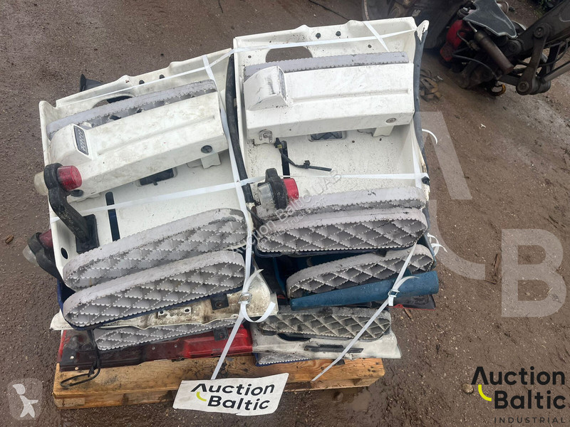 قطع غيار الآليات الثقيلة Scania steps