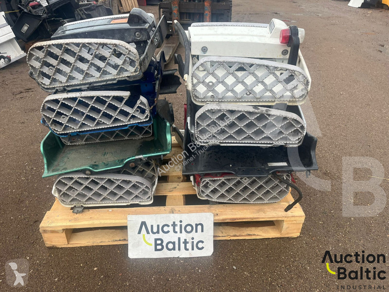 قطع غيار الآليات الثقيلة Scania steps