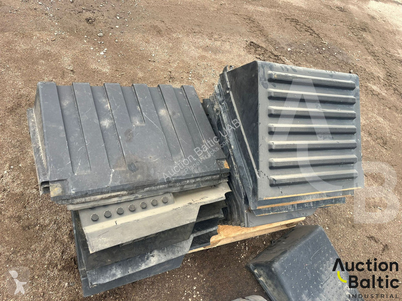 قطع غيار الآليات الثقيلة Scania Truck battery...