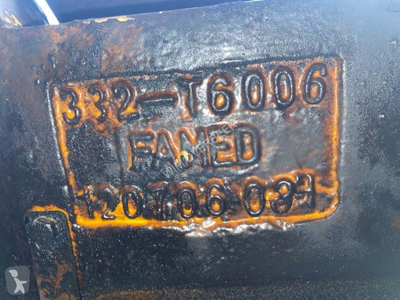 Pezzi di ricambio per mezzi pesanti JCB...