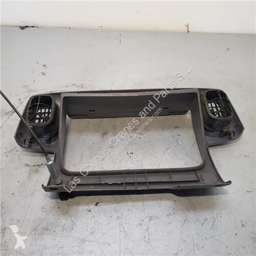 قطع غيار الآليات الثقيلة Nissan Couverture du...