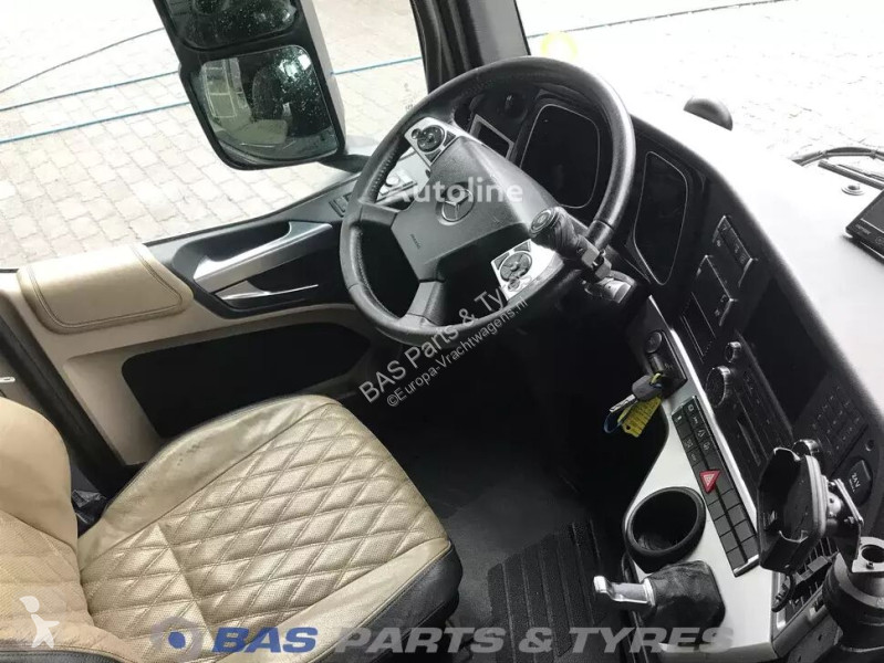 قطع غيار الآليات الثقيلة Mercedes