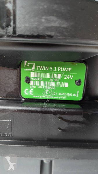 قطع غيار الآليات الثقيلة  GREASEPUMP TWIN 3.1 24V