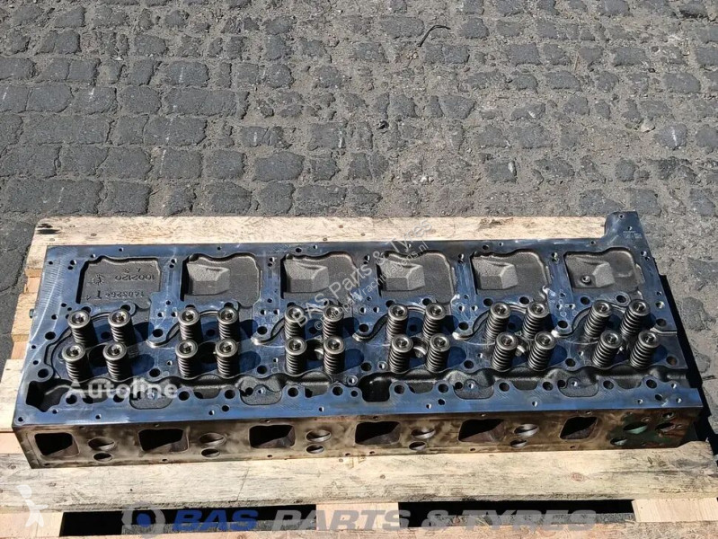 قطع غيار الآليات الثقيلة Volvo Cylinderhead...