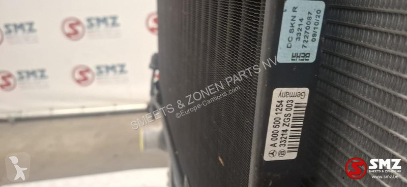 قطع غيار الآليات الثقيلة Mercedes Radiator +...