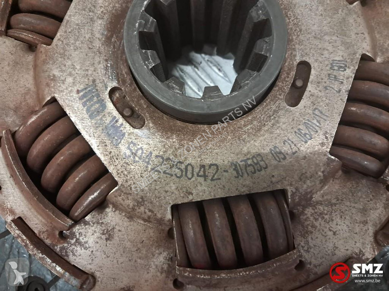 قطع غيار الآليات الثقيلة Iveco Occ...