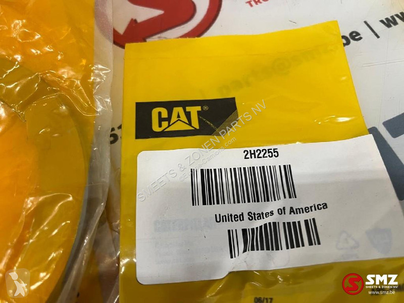 قطع غيار الآليات الثقيلة Caterpillar...