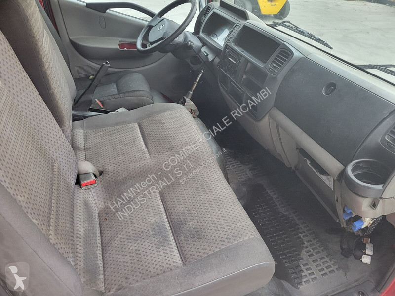 قطع غيار الآليات الثقيلة Nissan CABSTAR 2007 ->