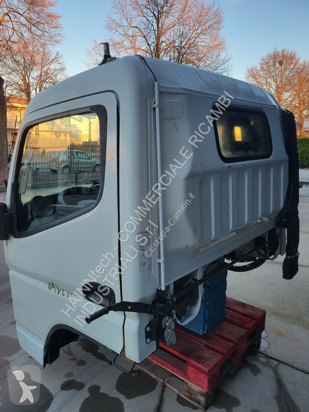 Pezzi di ricambio per mezzi pesanti Mitsubishi...