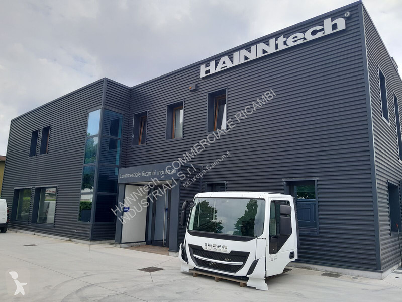 قطع غيار الآليات الثقيلة Iveco STRALIS TRAKKER...